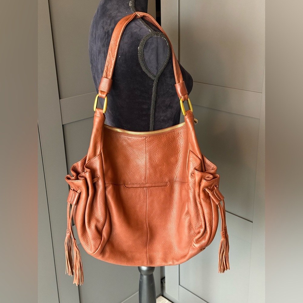 NWOT HOBO The Original very large shoulder bag, pebbled brown leather, 13x14Boho